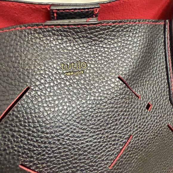 Tutilo New York 2 Piece Tote & Wristlet Purse Black Faux Leather Red Cutwork - Picture 2 of 13